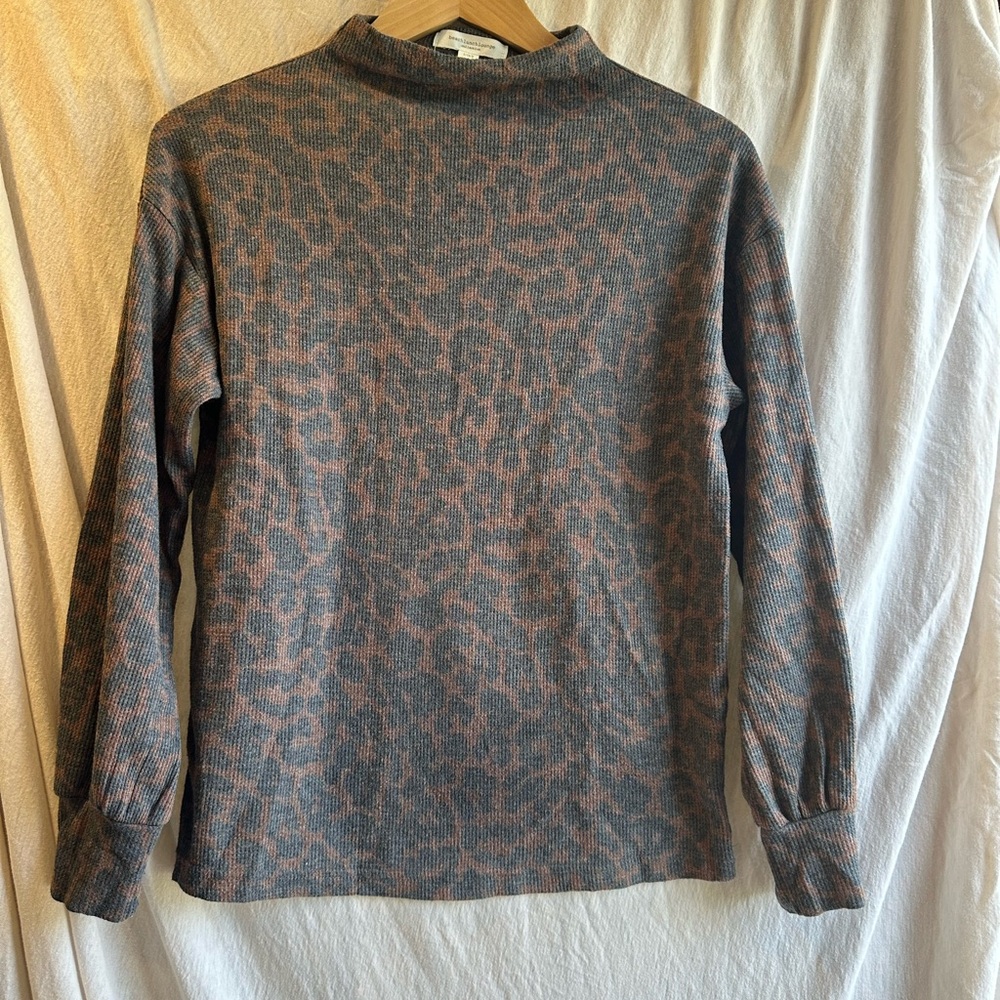 beachlunchlounge Gray and Brown Patterned Top